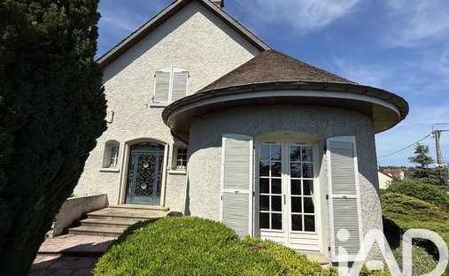 House in La Montagne, Dijon, France 1