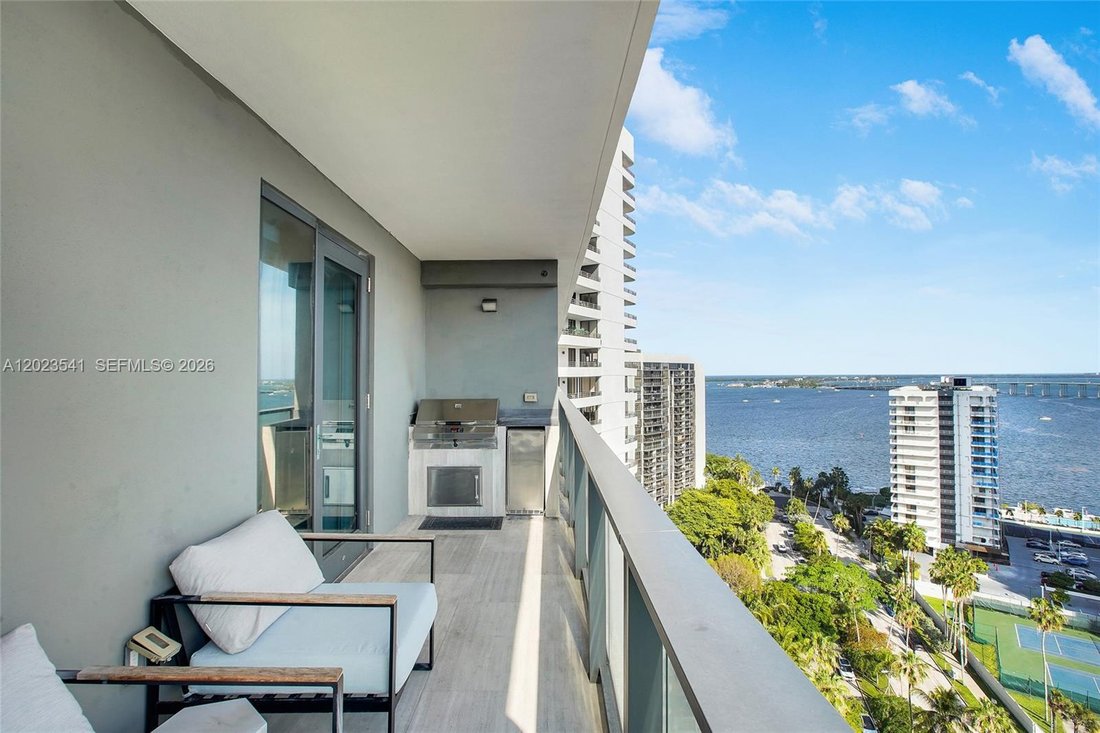 Condo in Miami, Florida, United States 1 - 17985132