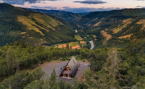 House in Dallesport, Washington, United States 1