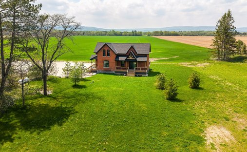 House in Stayner, Ontario, Canada 1