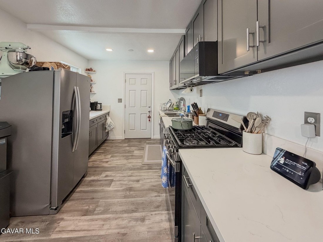 Los Angeles, California, United States 5 - 17986890