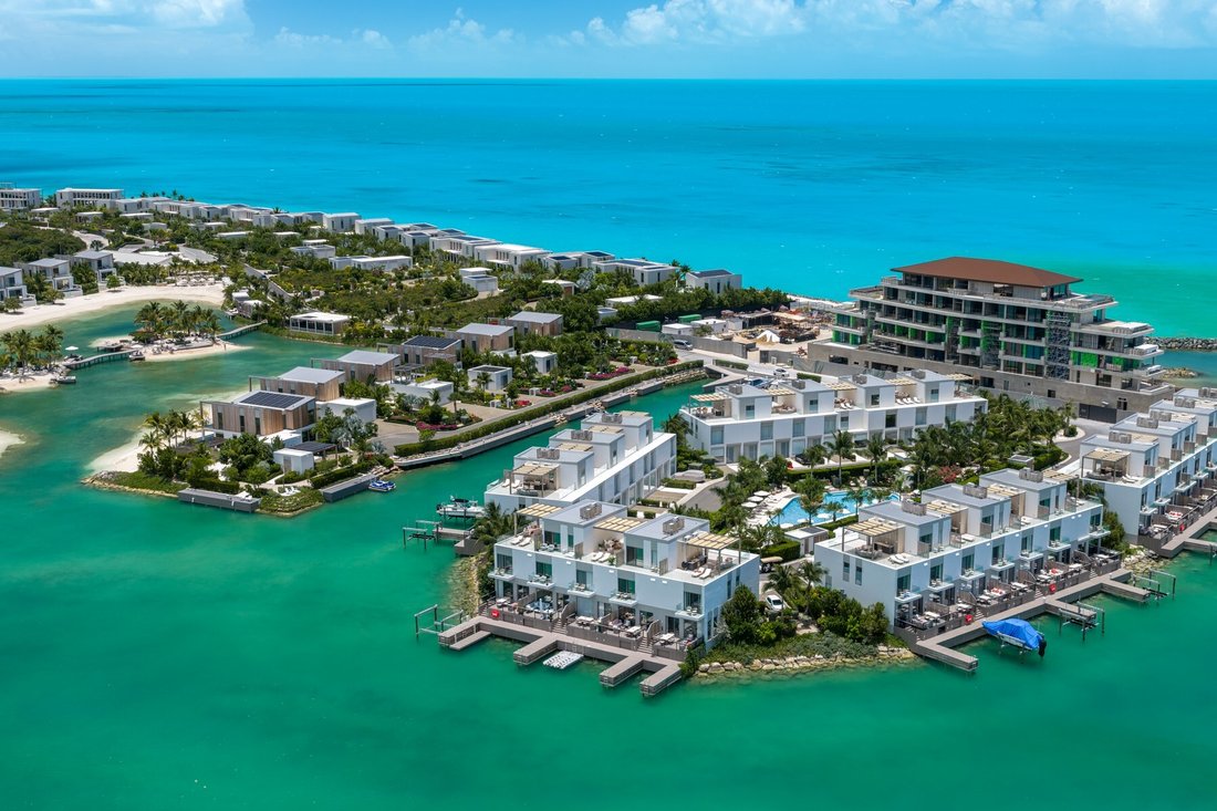 Condo in Long Bay Hills, Caicos Islands, Turks and Caicos Islands 1 - 15600972