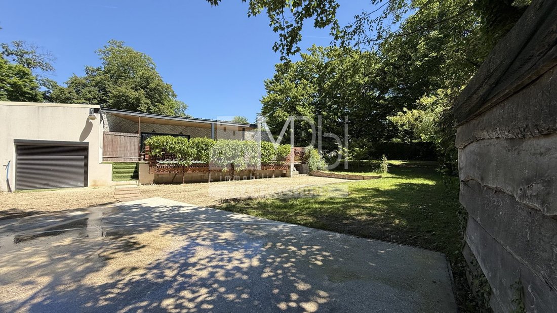 Villa in Centre Ville, Bourg-en-Bresse, France 5 - 17508167