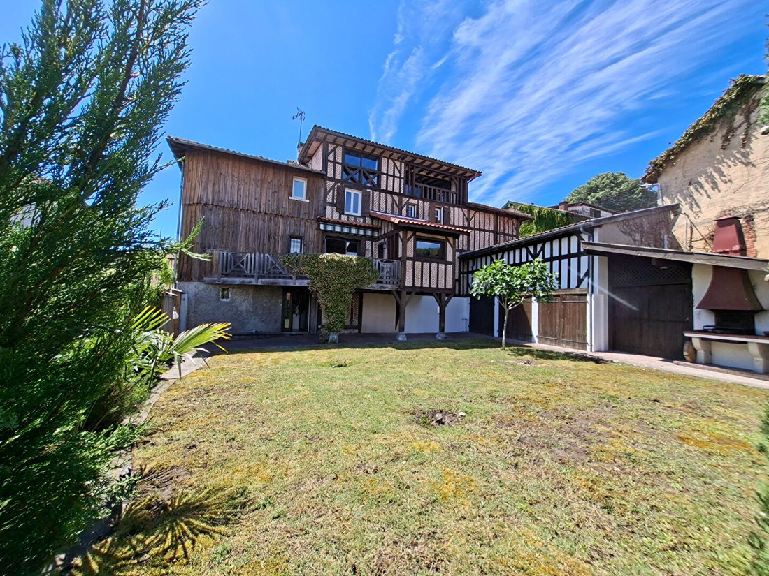 Villa in Leon, Nouvelle-Aquitaine, France 1 - 17986647