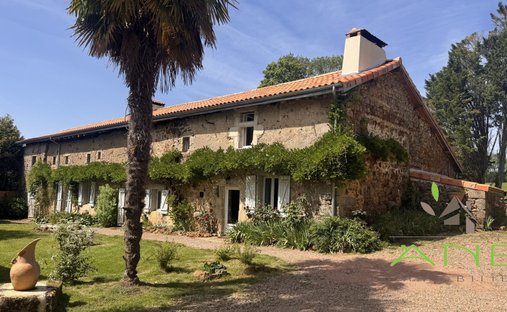 Haus in Arrondissement von Confolens, Neu-Aquitanien, Frankreich 1