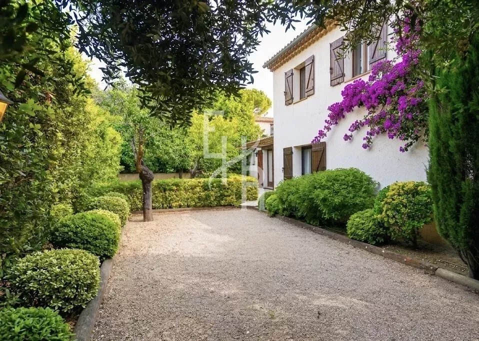 Villa in Mougins, Provence-Alpes-Côte d'Azur, France 3 - 17993380