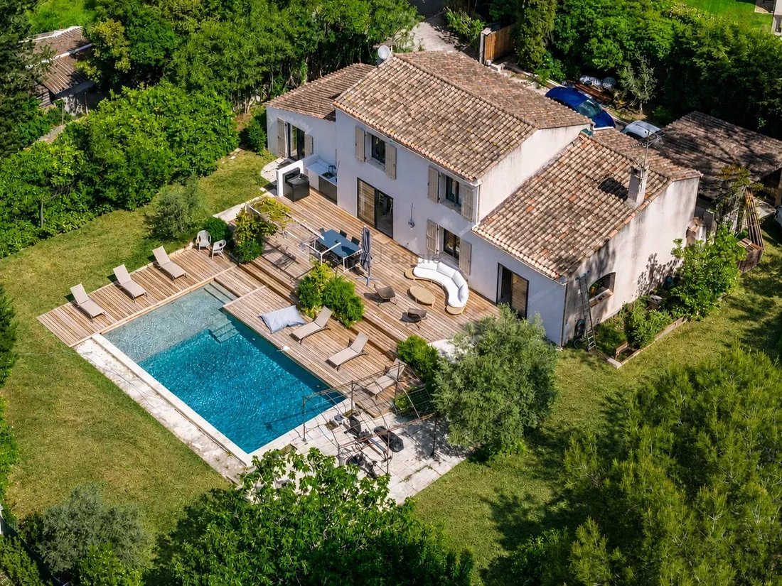 House in Mougins, Provence-Alpes-Côte d'Azur, France 1 - 17985796
