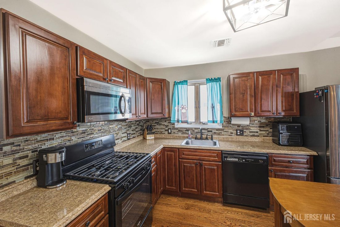 House in Union Beach, New Jersey, United States 5 - 17984274