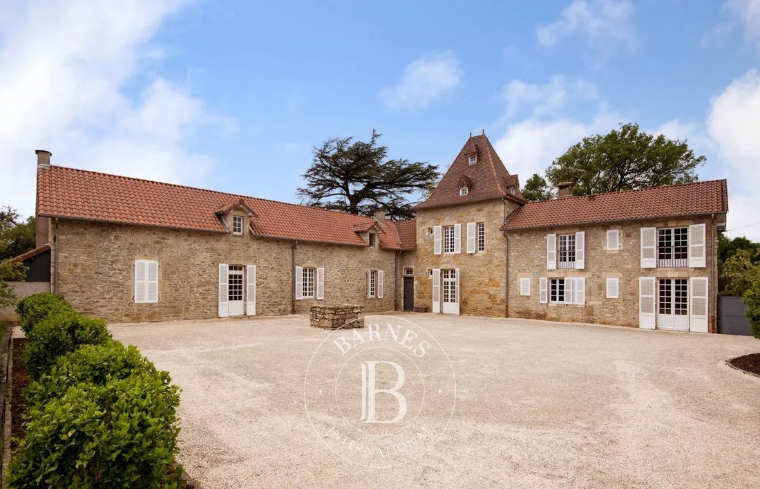 Estate in Villefranche-de-Rouergue, Occitania, France 3 - 17989473