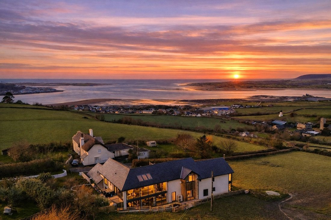 House in Instow, England 1 - 17991265