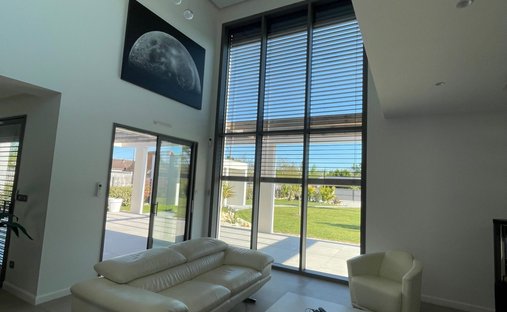 House in Sainte Anne, La Riche, France 1