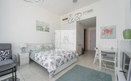 Apartment in Business Bay, Dubai, United Arab Emirates 1