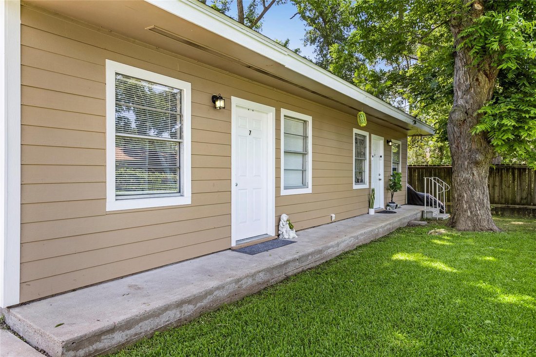 Alvin, Texas, United States 1 - 17994753