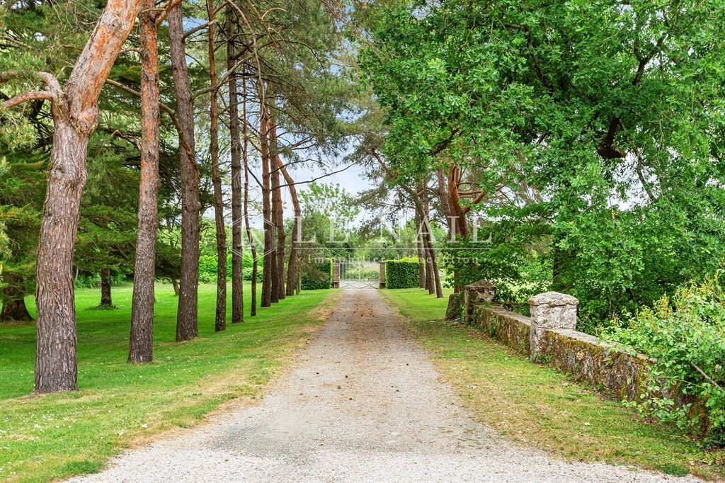 Estate in Rive Gauche de la Sèvre, Clisson, France 2 - 17991992