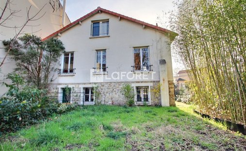 Villa in Centre, Nanterre, France 1