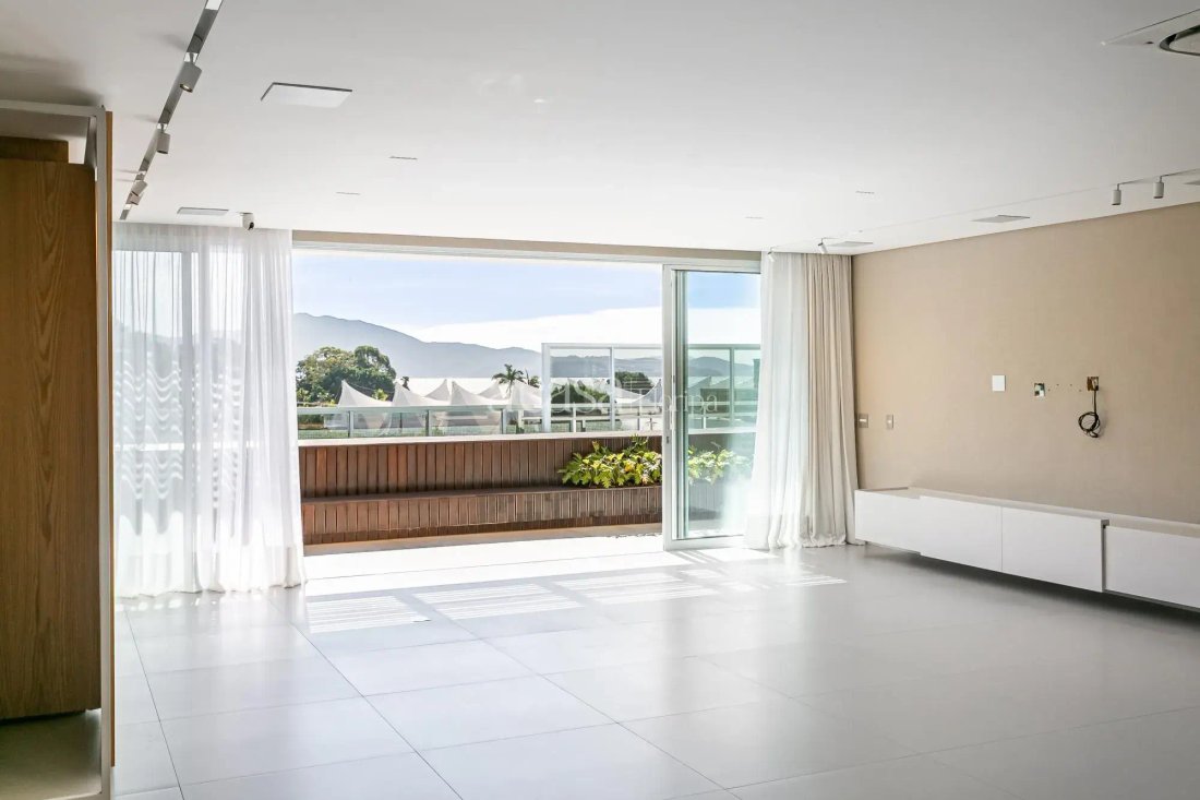 House in Florianópolis, State of Santa Catarina, Brazil 2 - 17986852