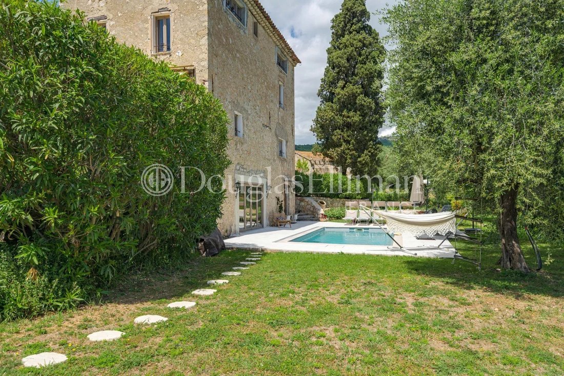 Villa in Grasse, Provence-Alpes-Côte d'Azur, France 3 - 17976656
