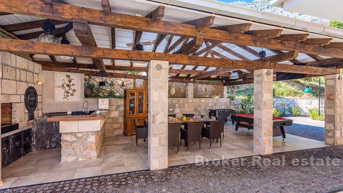 Villa in Omis, Split-Dalmatia County, Croatia 2 - 17985284