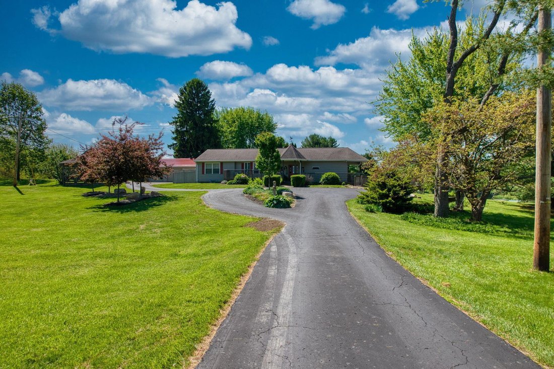 House in Granville, Ohio, United States 2 - 17990611