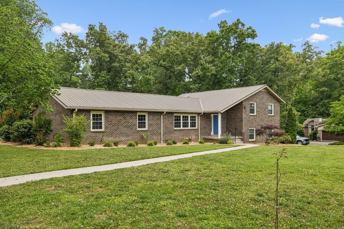 House in Tullahoma, Tennessee, United States 1 - 17987940