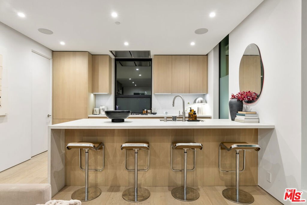 Townhouse in Los Angeles, California, United States 2 - 17987551