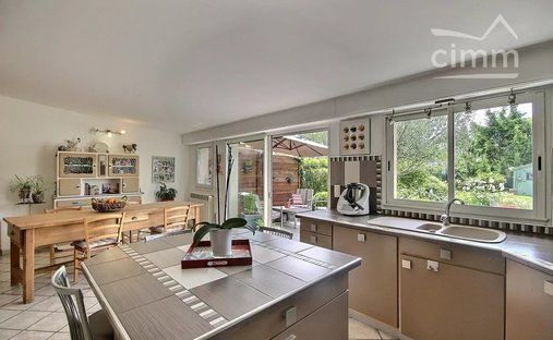 House in Guy Mocquet-Jean Mermoz, Gournay-sur-Marne, France 1