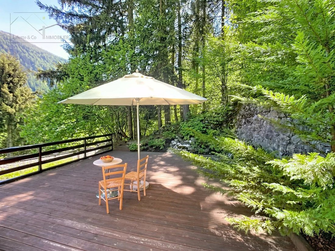 Chalet in Chamonix-Mont-Blanc, Auvergne-Rhône-Alpes, France 3 - 17991956