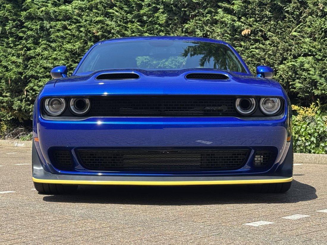 Coupe in Leatherhead, United Kingdom 3 - 17987939