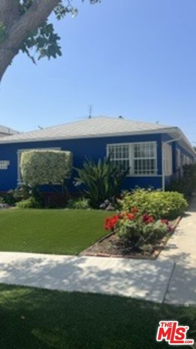 Los Angeles, California, United States 3 - 17987557
