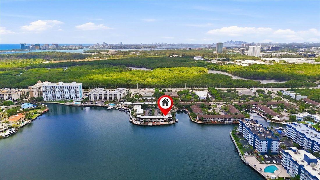 Townhouse in Golden Beach, Florida, United States 4 - 17994388