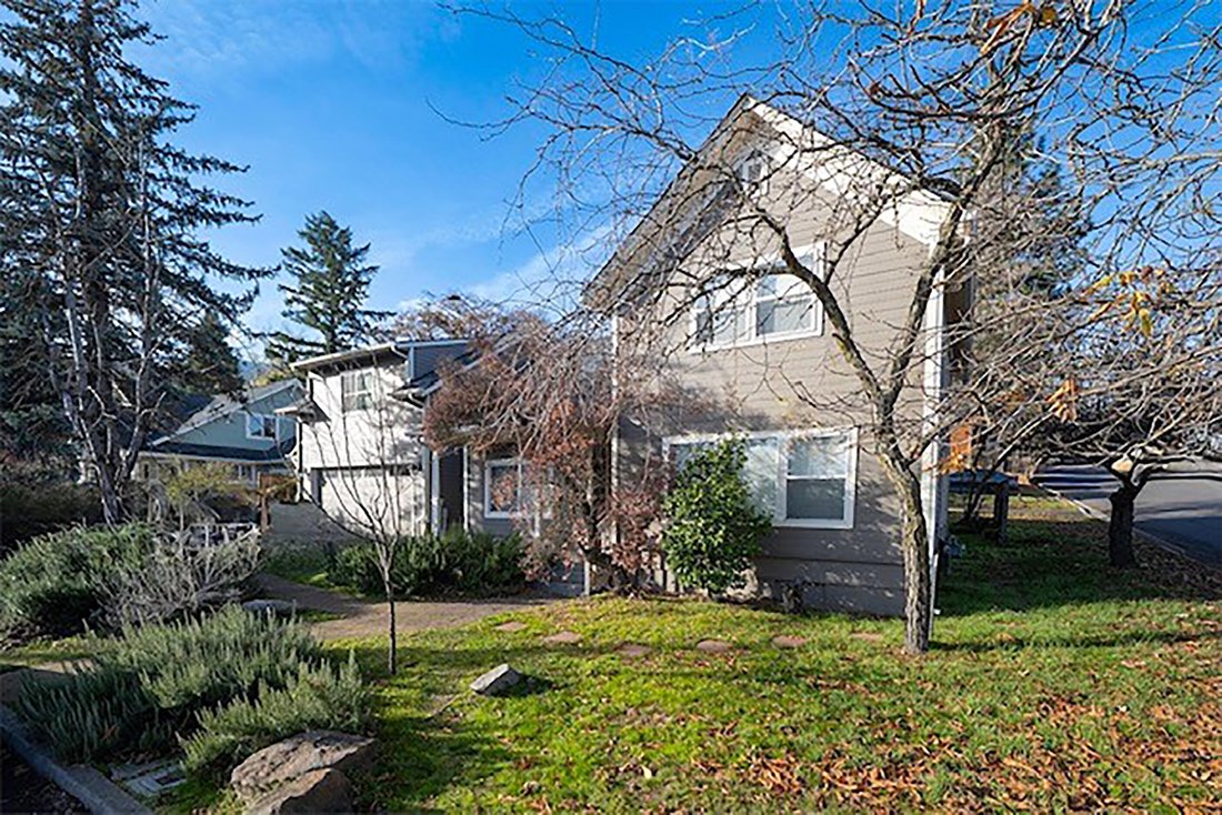 House in Ashland, Oregon, United States 2 - 17990965
