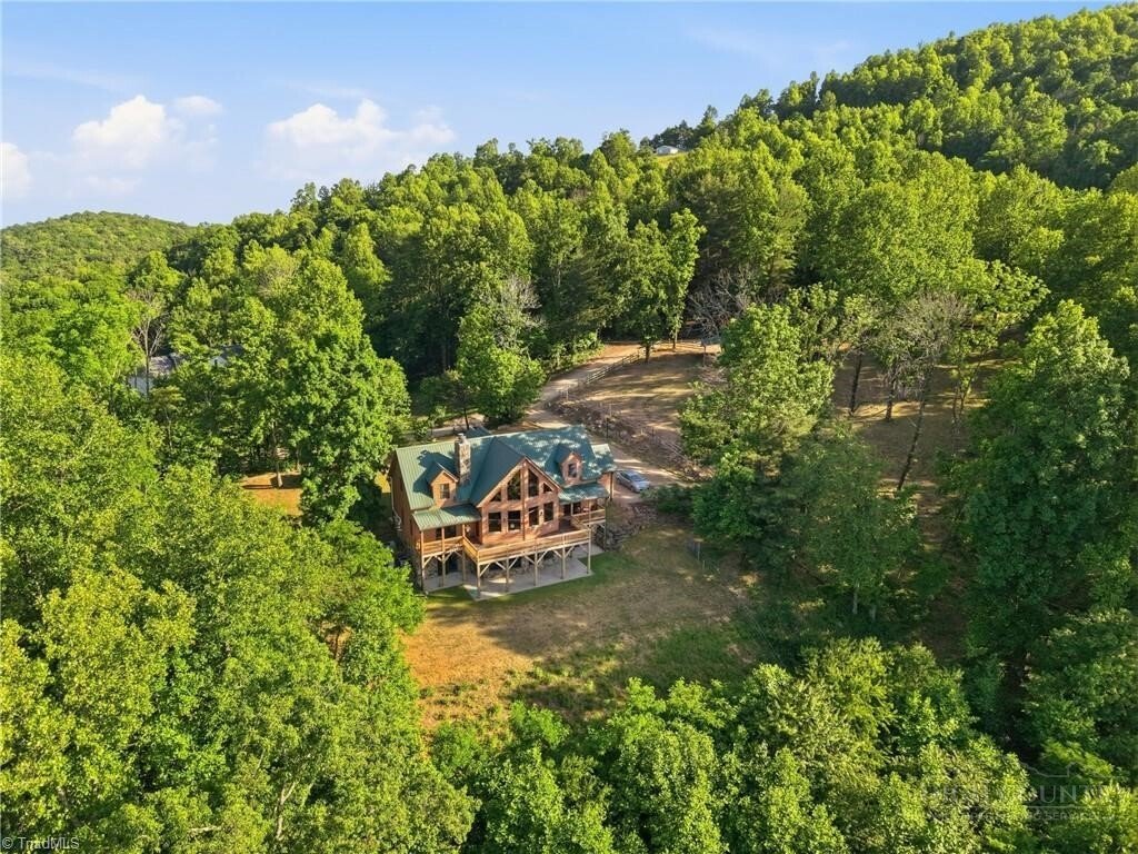 House in Moravian Falls, North Carolina, United States 4 - 17988129