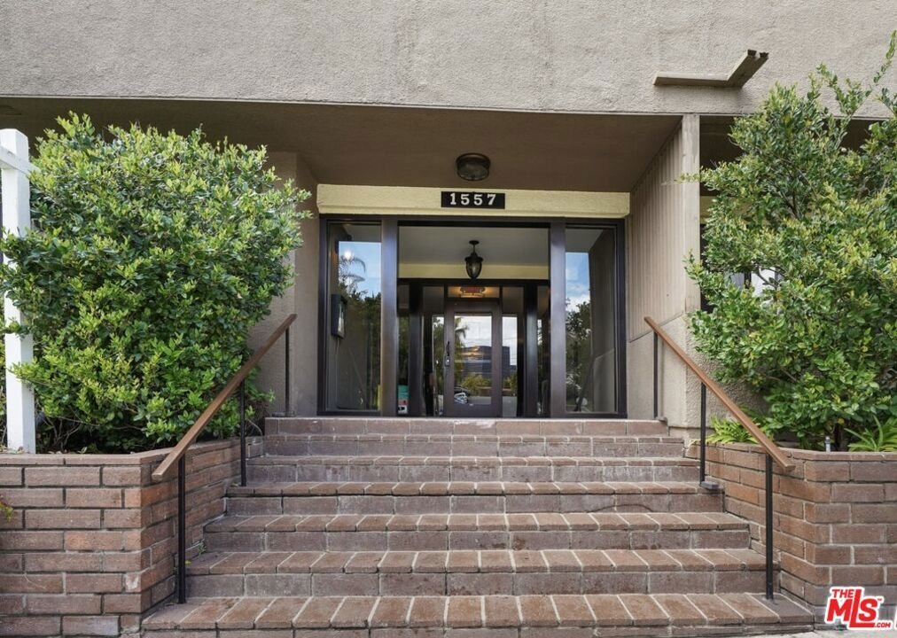 Condo in Los Angeles, California, United States 2 - 17987548