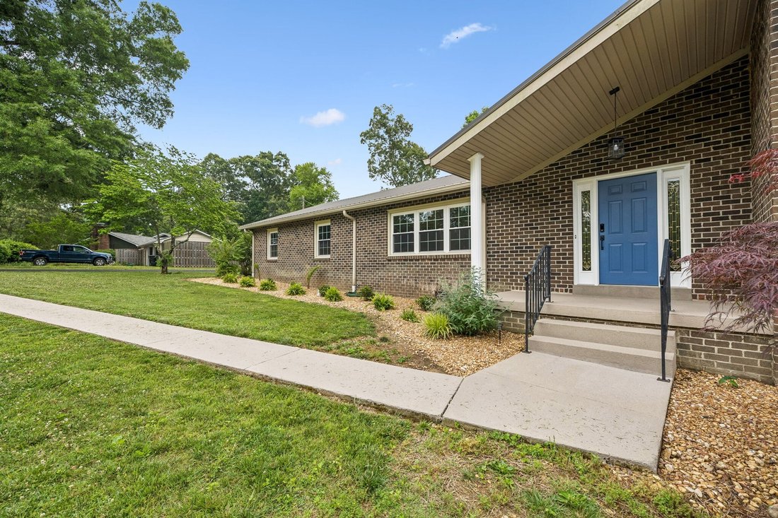 House in Tullahoma, Tennessee, United States 5 - 17987940