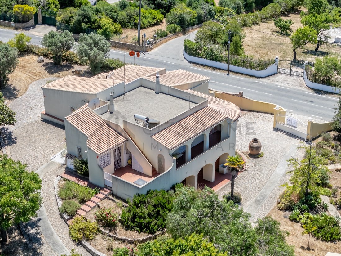 House in Lagoa e Carvoeiro, Algarve, Portugal 1 - 17745443