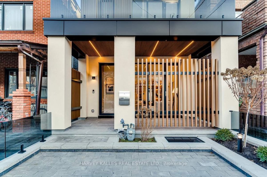House in Toronto, Ontario, Canada 2 - 17990183