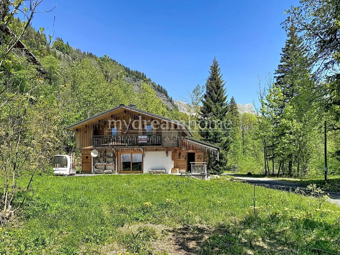 Chalet in La Giettaz, Auvergne-Rhône-Alpes, France 1 - 17458976
