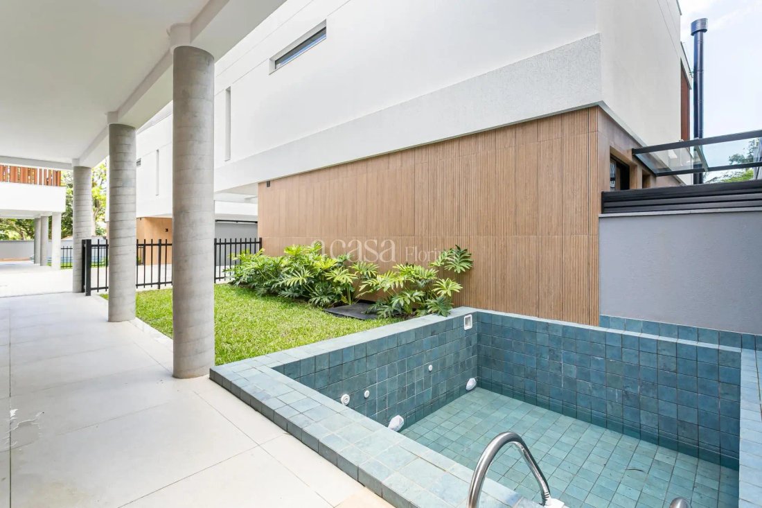 Condo in Florianópolis, State of Santa Catarina, Brazil 2 - 17984277