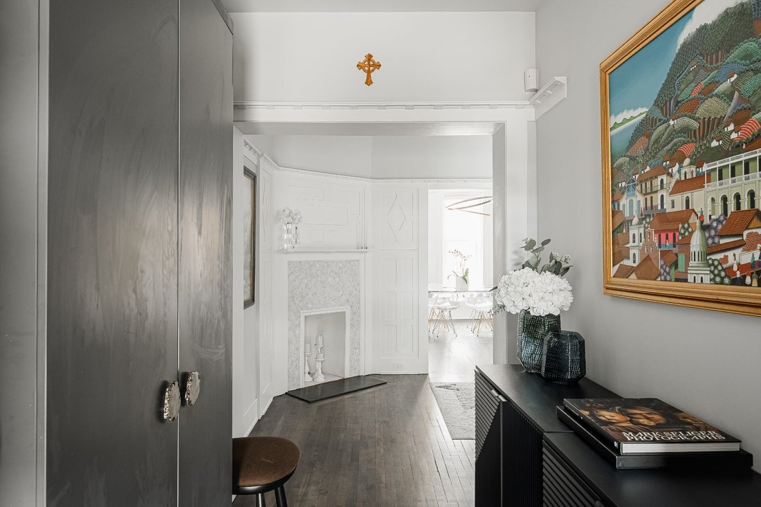 House in Westmount, Quebec, Canada 2 - 17990251