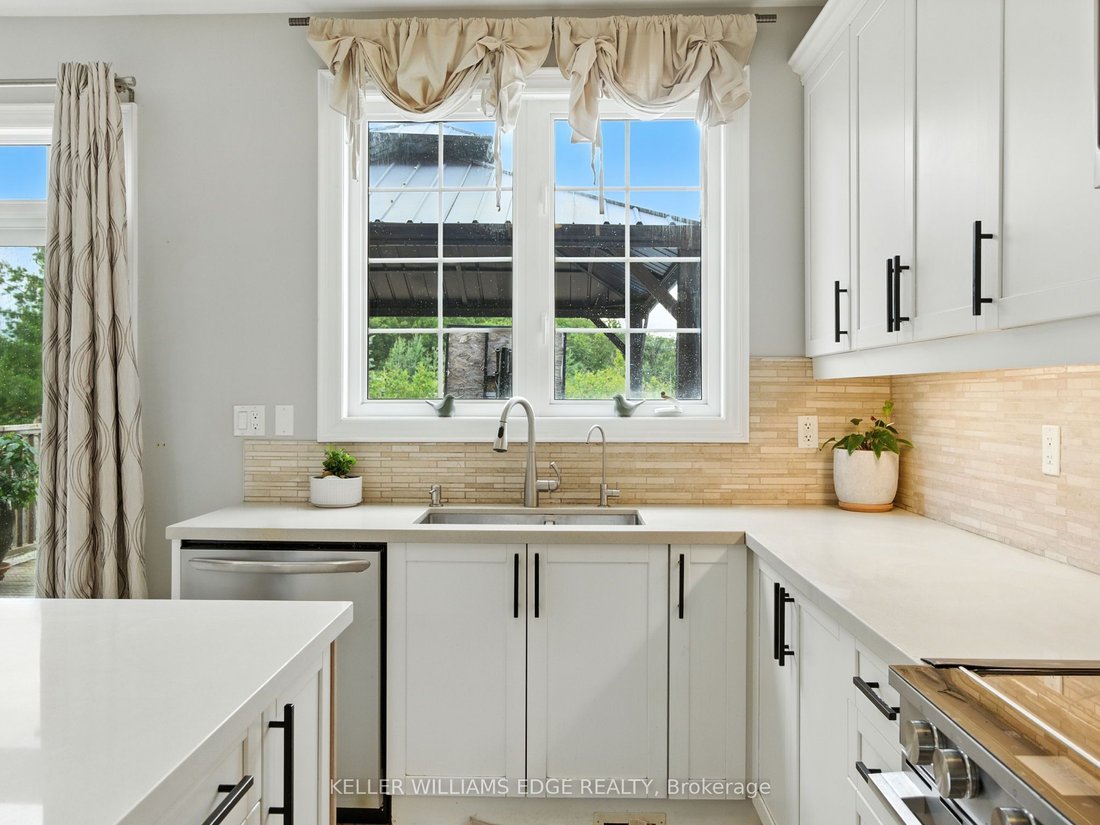 House in Milton, Ontario, Canada 5 - 17989582