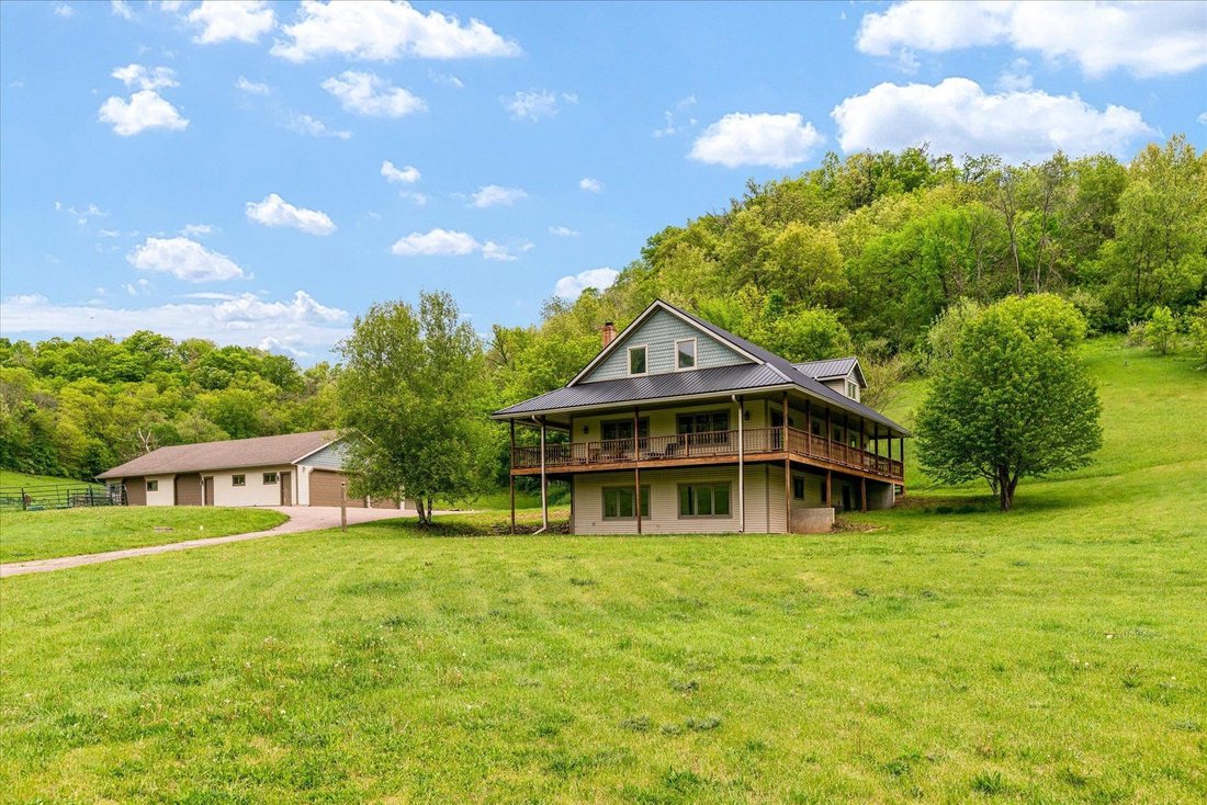 House in Richland Center, Wisconsin, United States 4 - 17991467