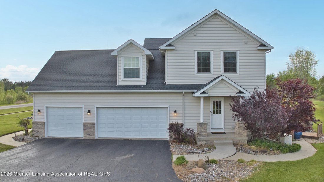 House in Meridian charter Township, Michigan, United States 2 - 17986893