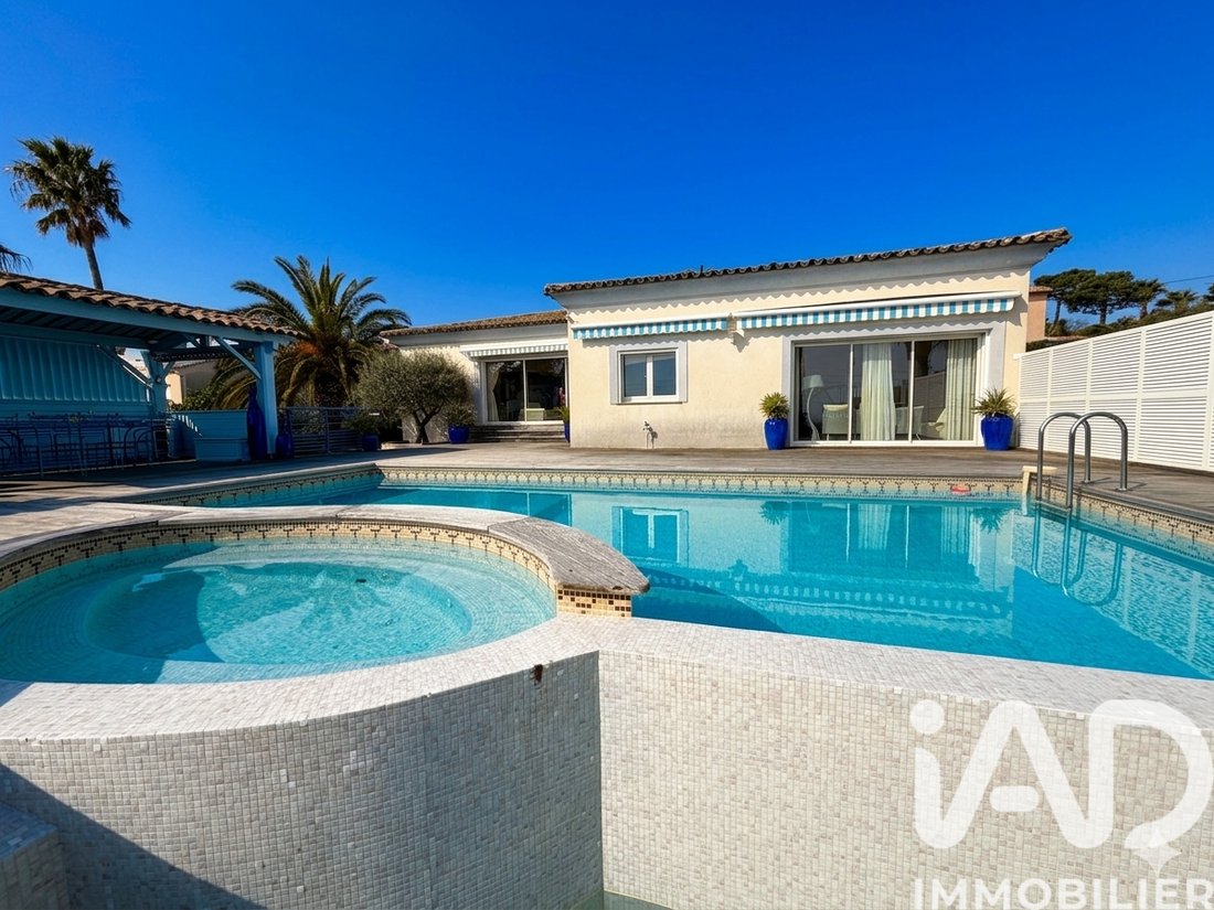 House in Frejus, Provence-Alpes-Côte d'Azur, France 1 - 17481143