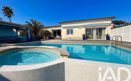 House in Frejus, Provence-Alpes-Côte d'Azur, France 1