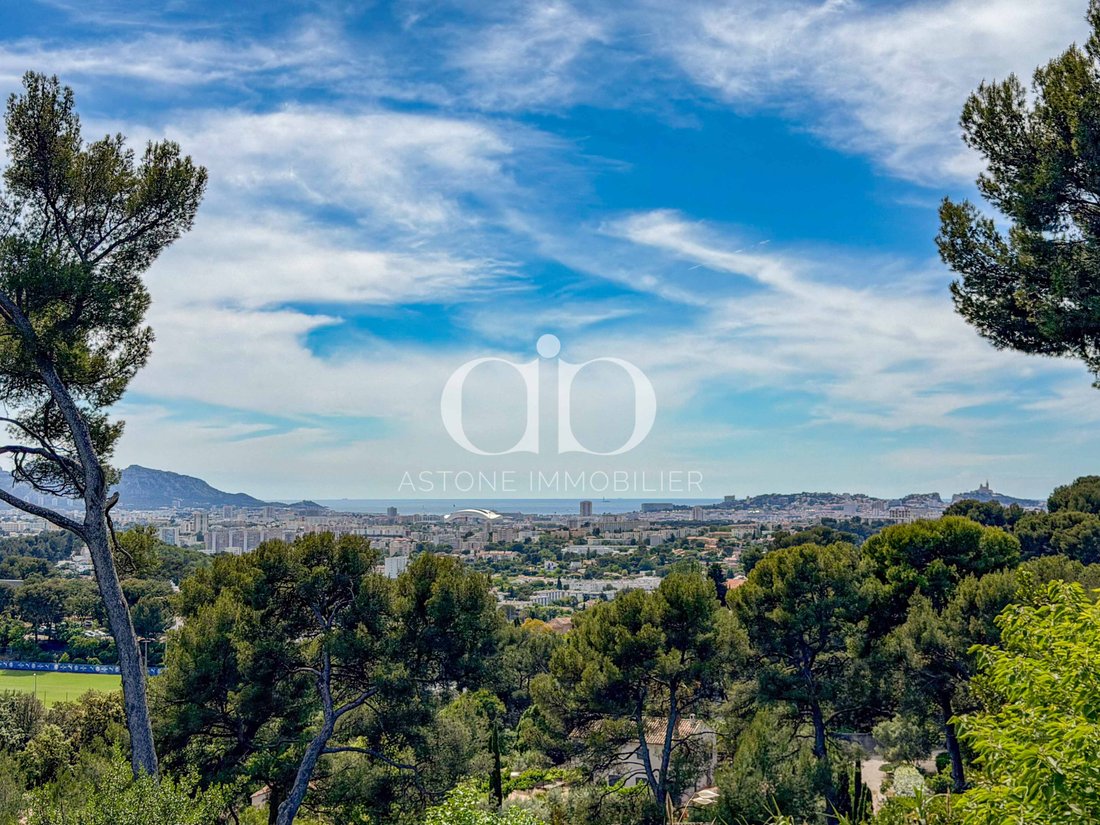 Castle in La Fourragère, Marseille, Provence-Alpes-Côte d'Azur 2 - 17994883