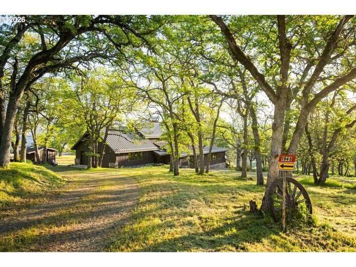 House in Mosier, Oregon, United States 2 - 17990693
