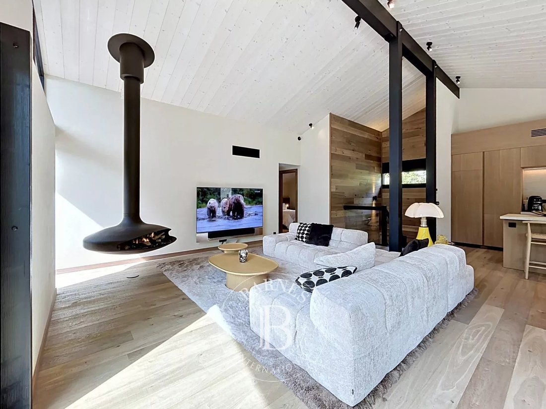 Chalet in Les Gets, Auvergne-Rhône-Alpes, France 3 - 17985991
