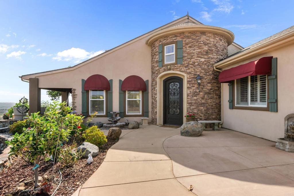 House in Vista, California, United States 3 - 17990316
