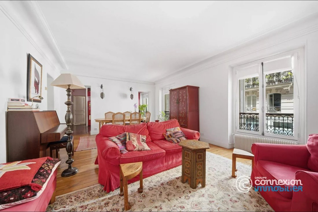 Apartment in Saint Vincent de Paul-Lariboisière, Paris 10e Arrondissement, Paris 2 - 17993585