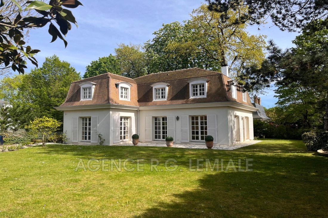 Villa in Charlemagne, Maisons-Laffitte, France 1 - 17991454